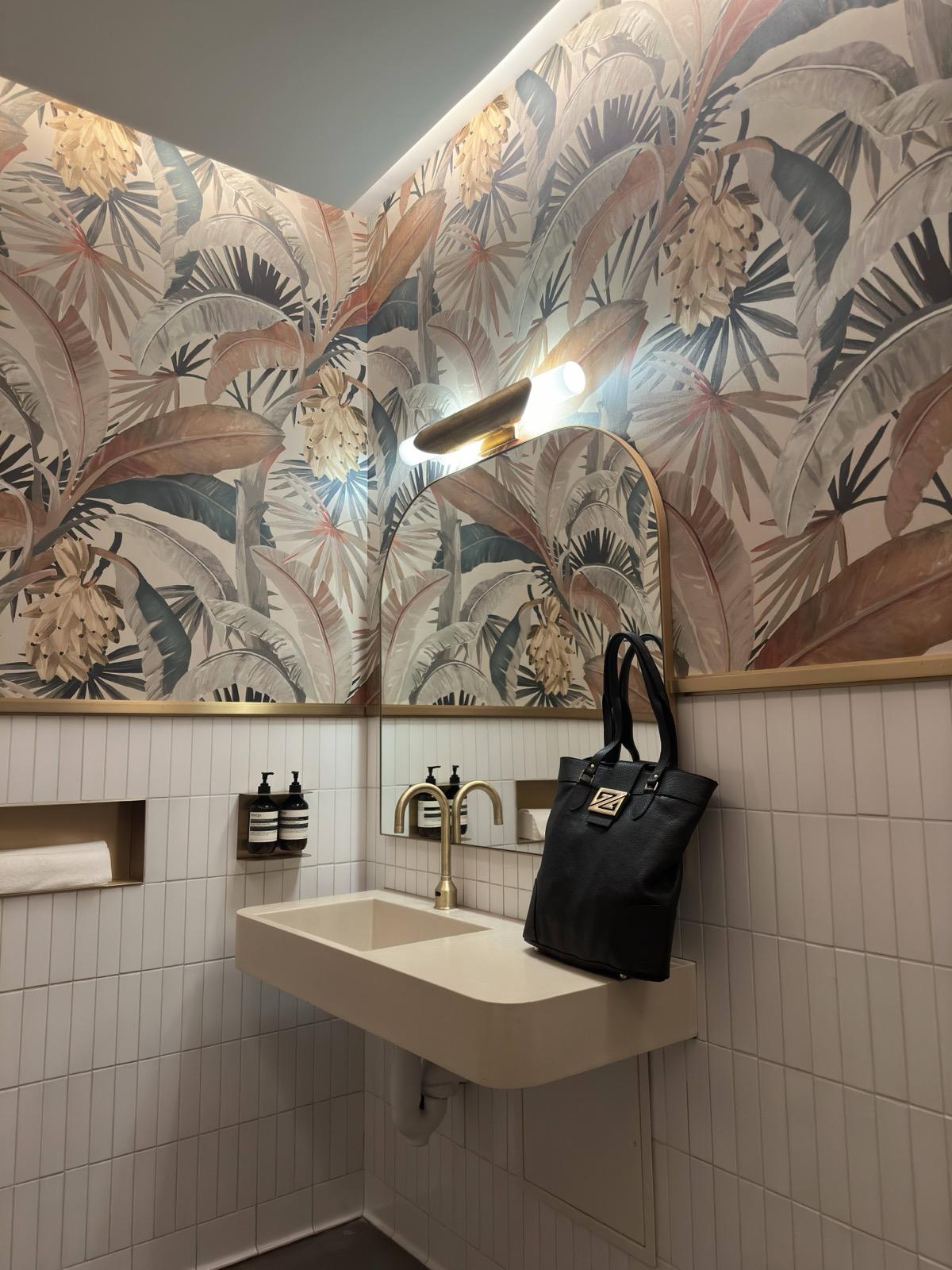 Zoey Bag – Bolsa Tote de Couro para Trabalho e Viagem – Couro Legítimo Italiano – Feita na Itália